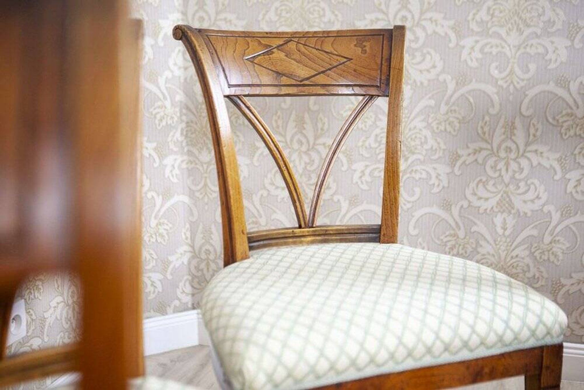 Vintage Elm Chairs in White Upholstery, 1950s, Set of 5