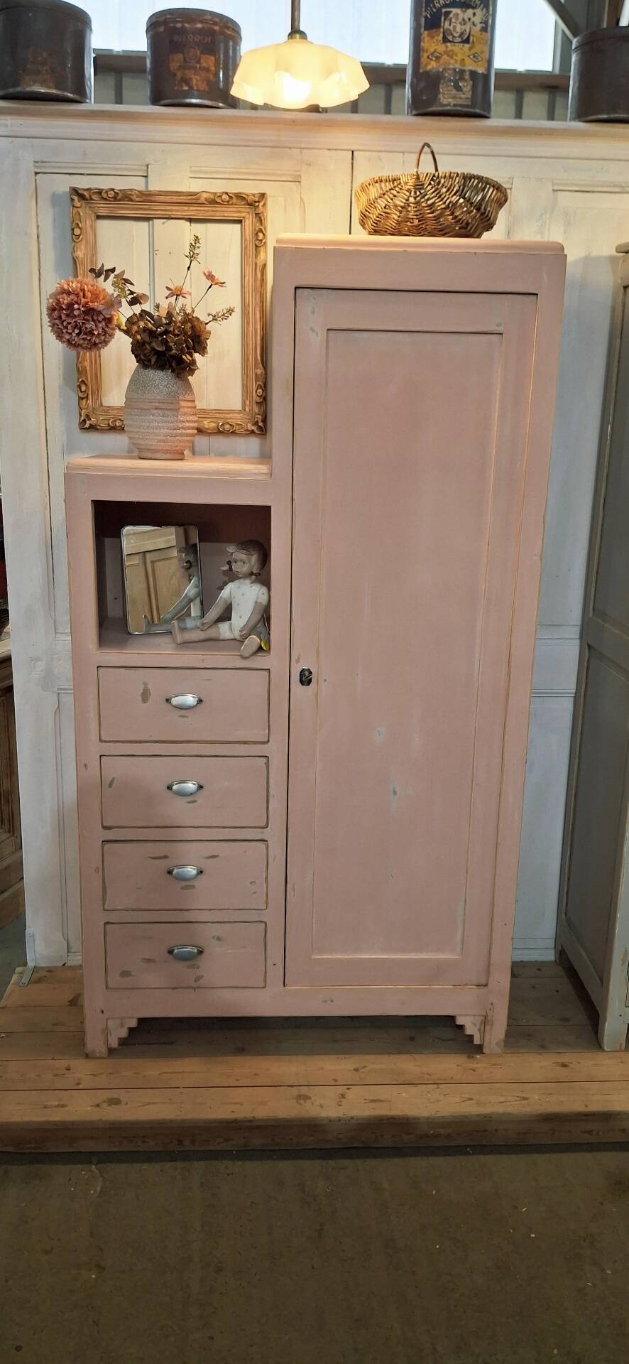 Asymmetrical wardrobe
