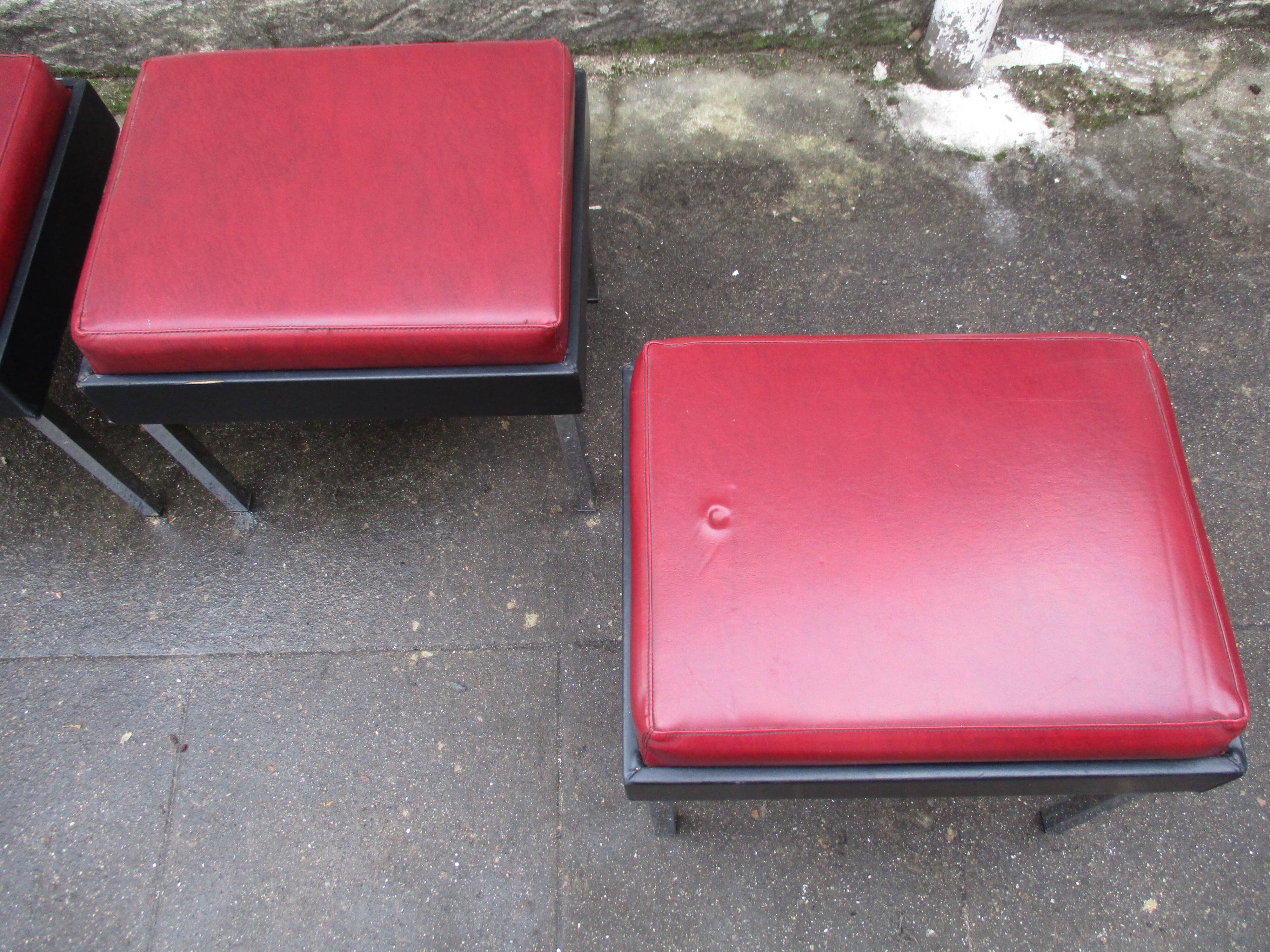 Anciens tabourets Strafor