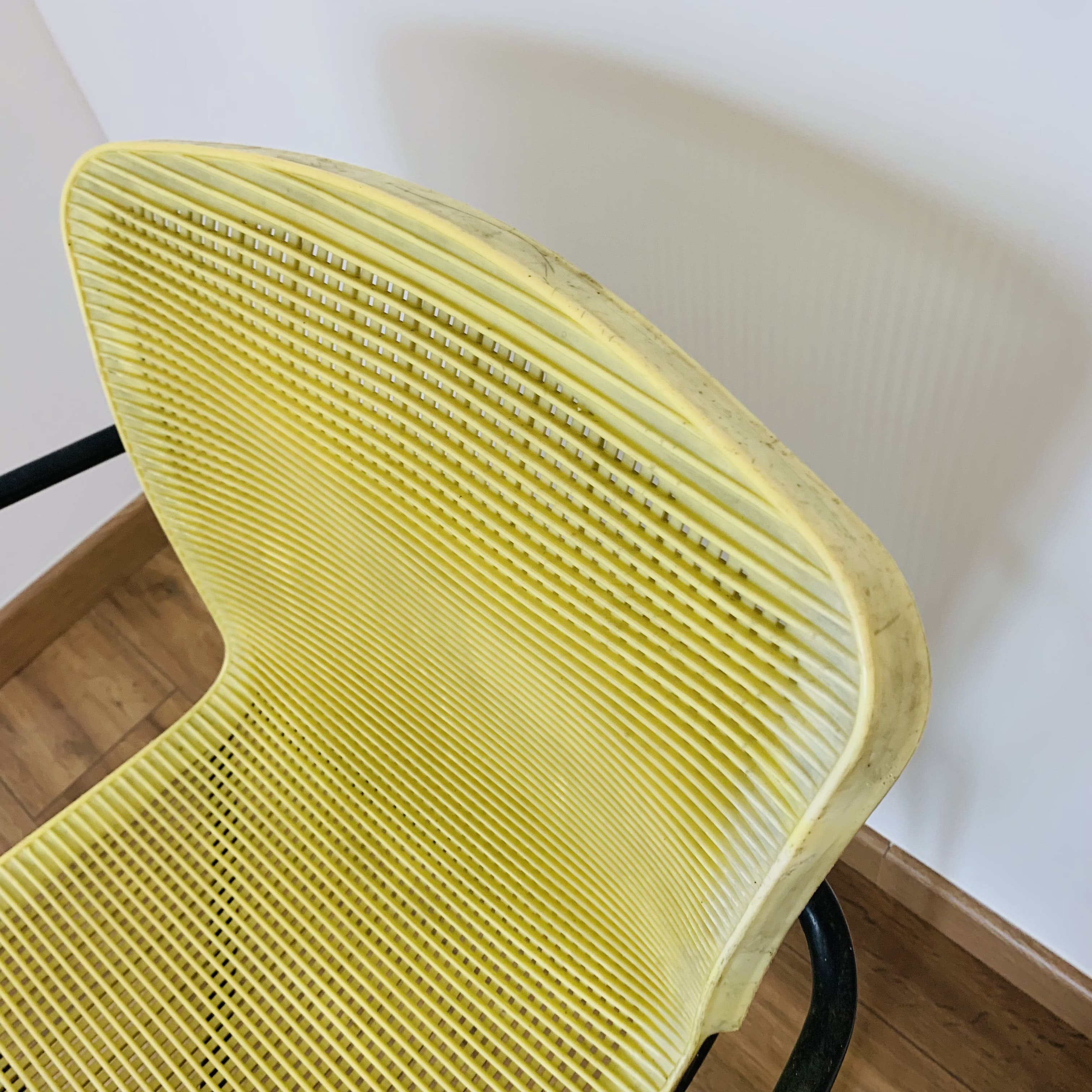 4 yellow outdoor armchairs