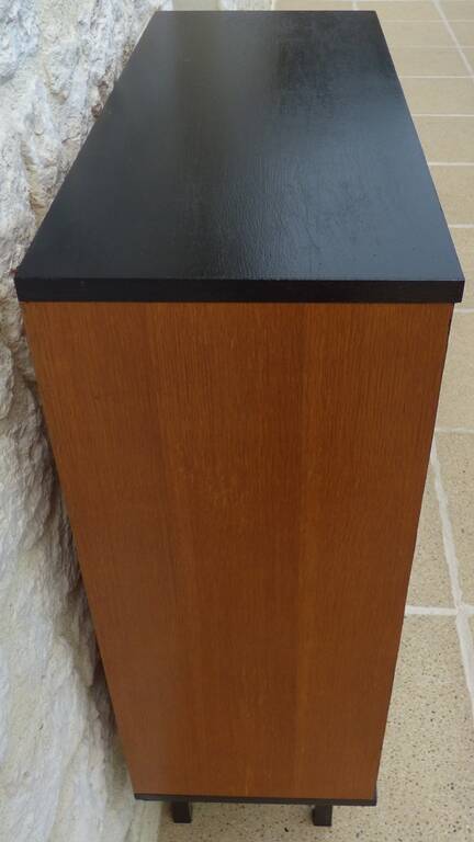 Storage unit, display cabinet with sliding glass doors, metal base