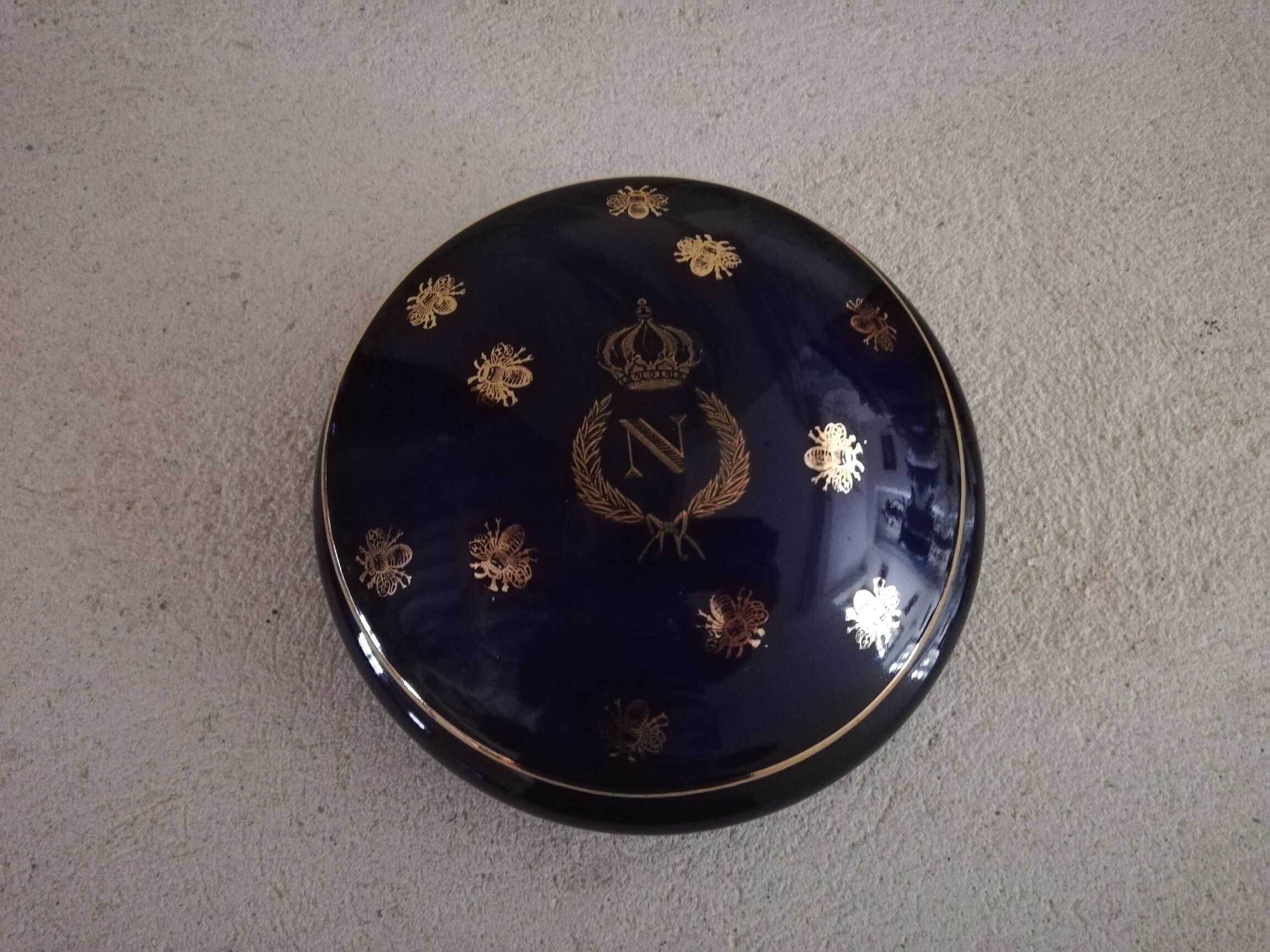 Bonbonnière décor Empire in Limoges porcelain