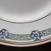 4 assiettes plates St Amand terre de fer