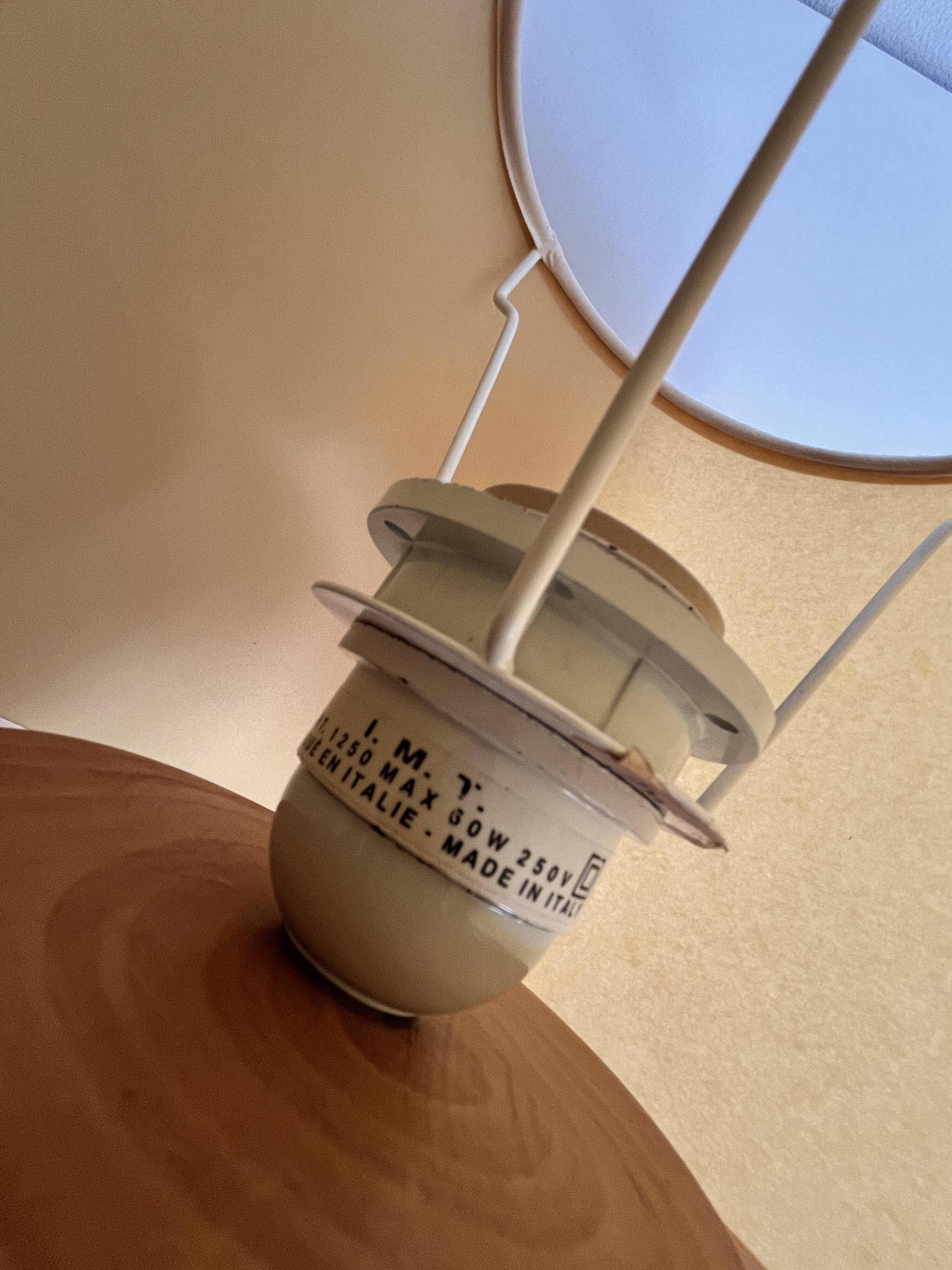 Lamp pin 1970