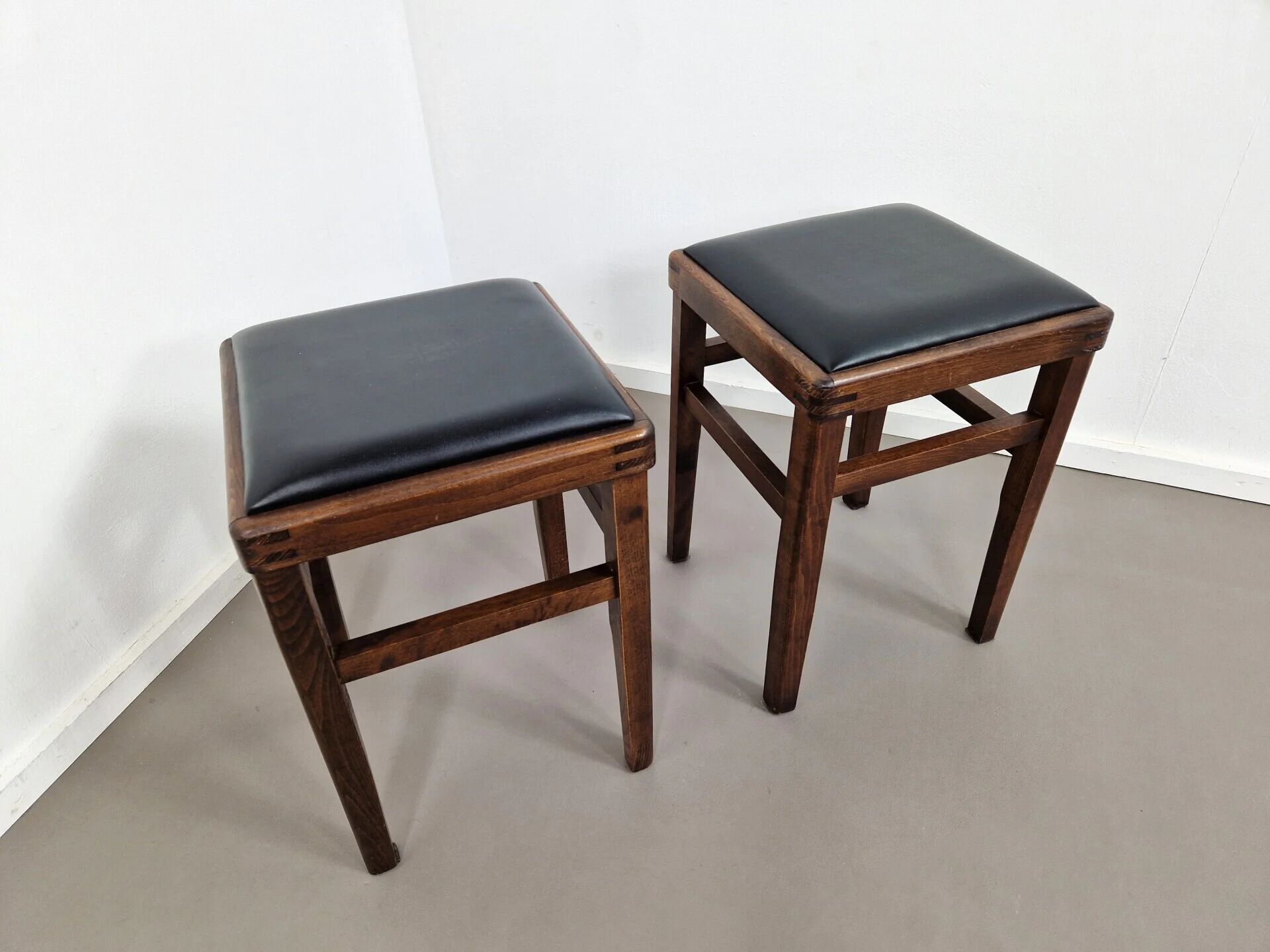 Pair of mid-century stools | 1960s