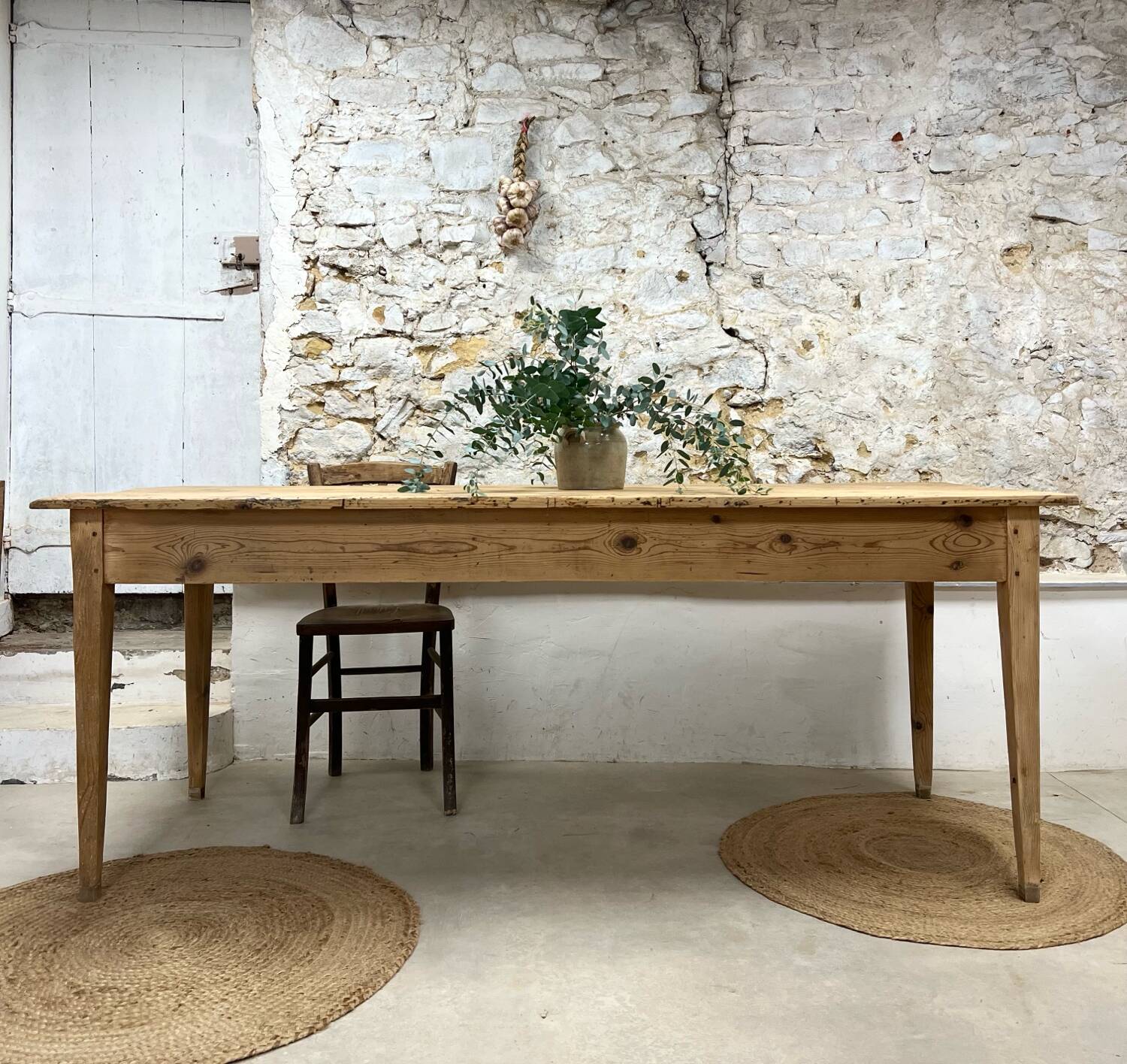 Farm table