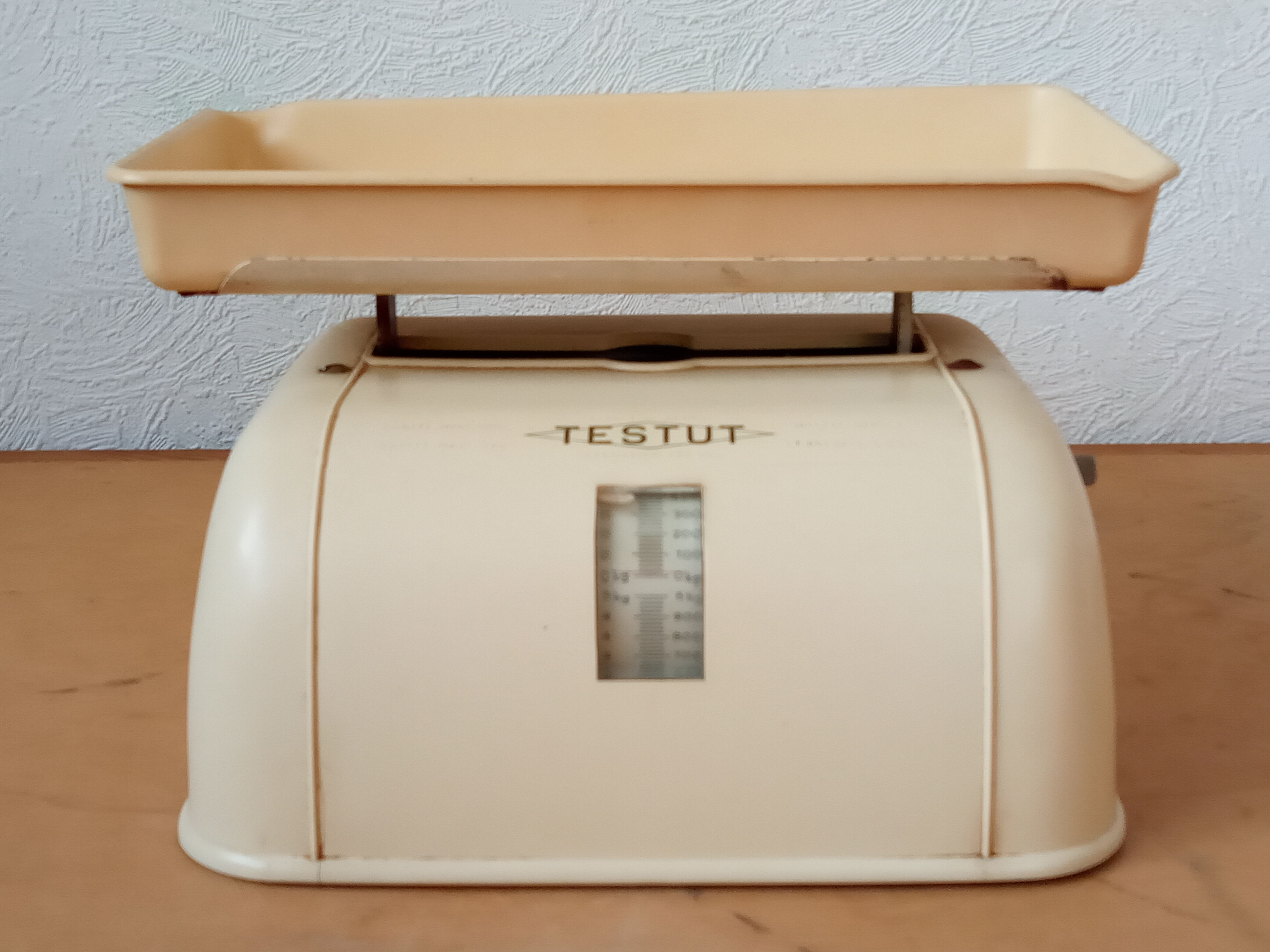 Testut kitchen scale, 50s