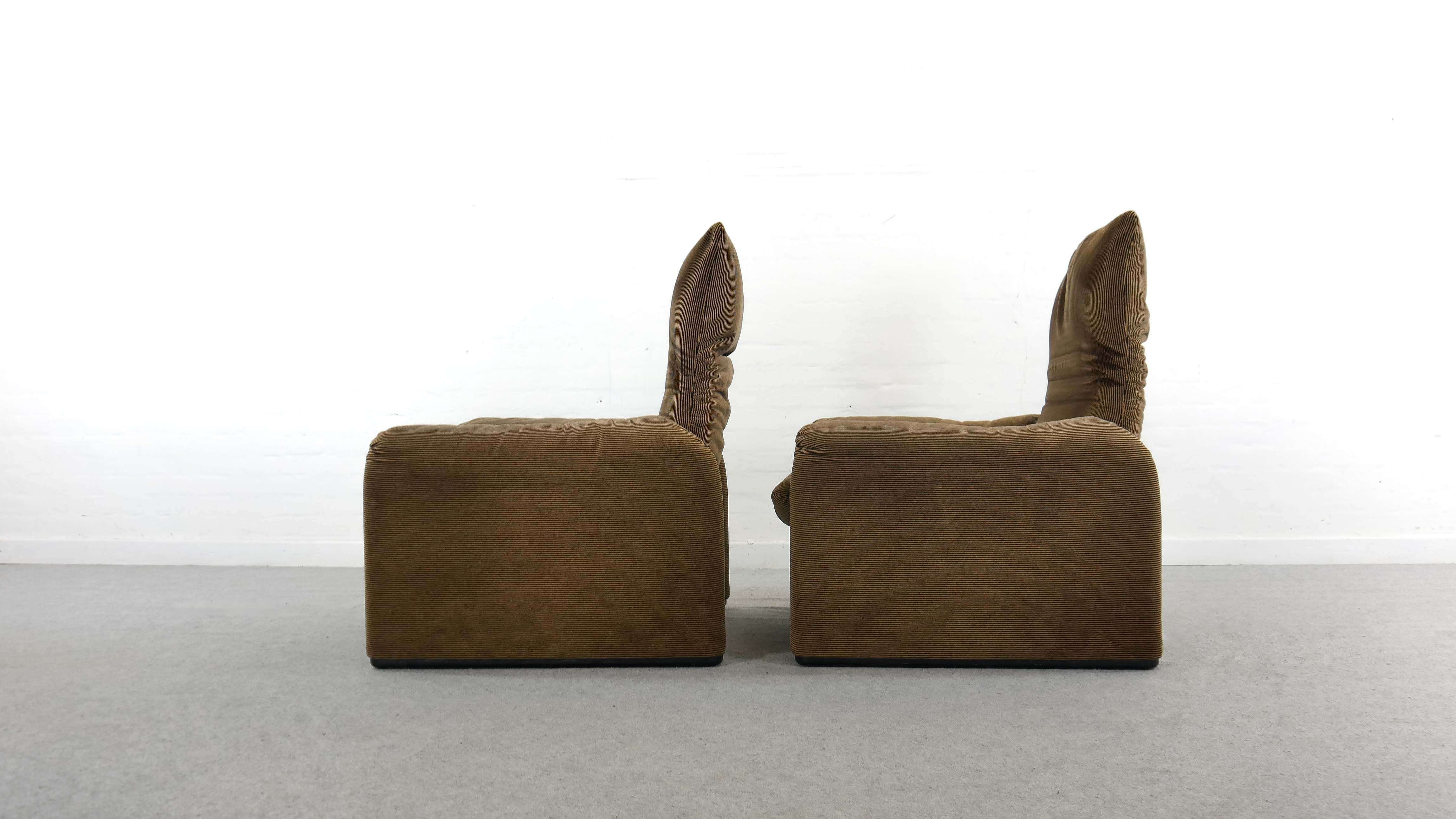 Pair of Maralunga Lounge Chairs by Vico Magistretti for Cassina, Italy