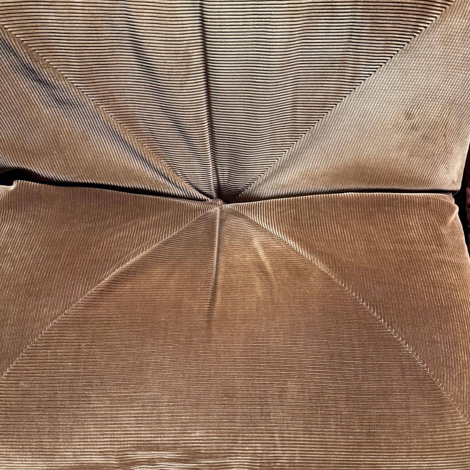 Chauffeuse et pouf "Patate" édités par Airborne, 1970