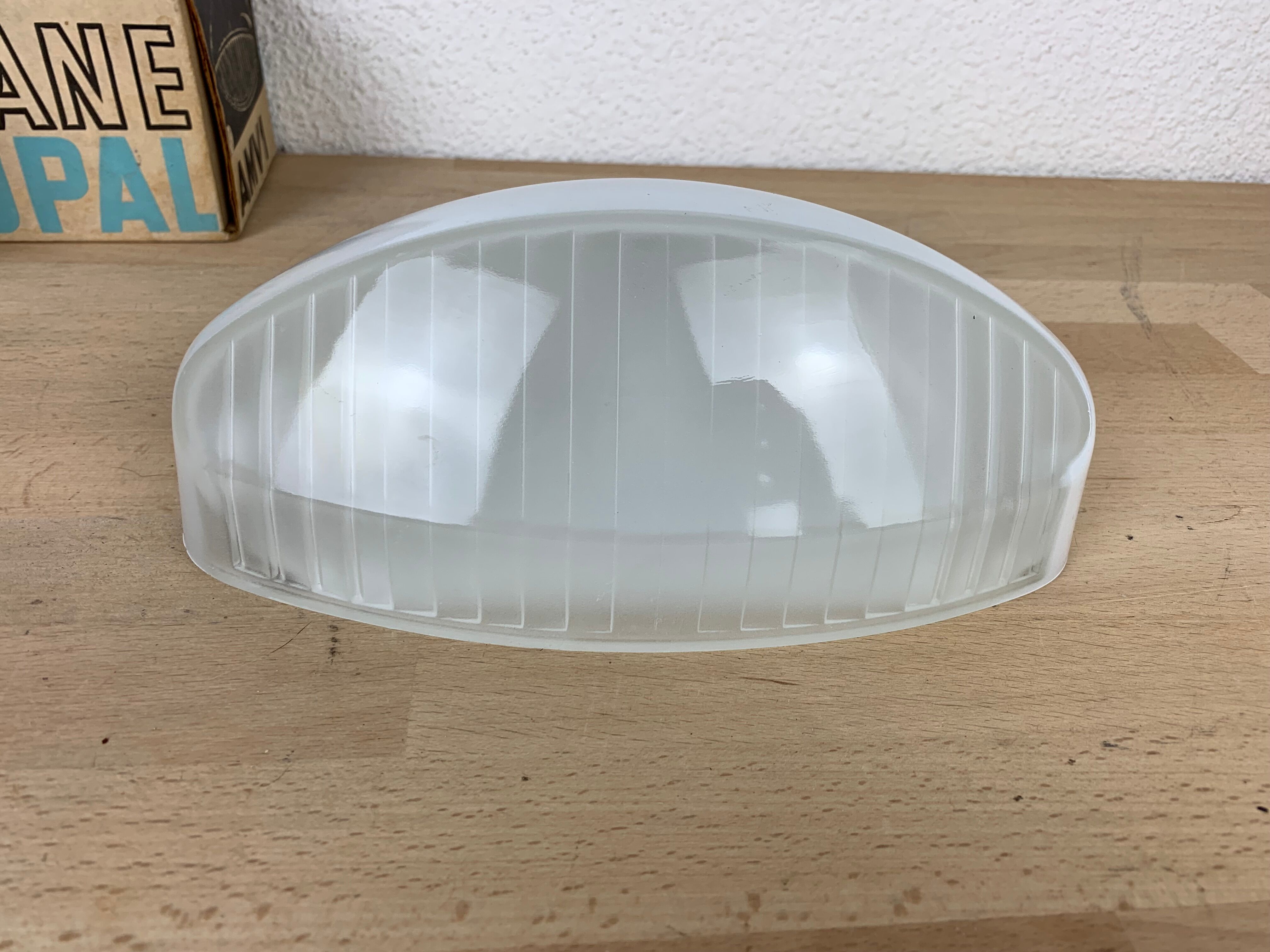 New Holophane Prismopal AMV1 wall lamp, prismatic enamelled glass