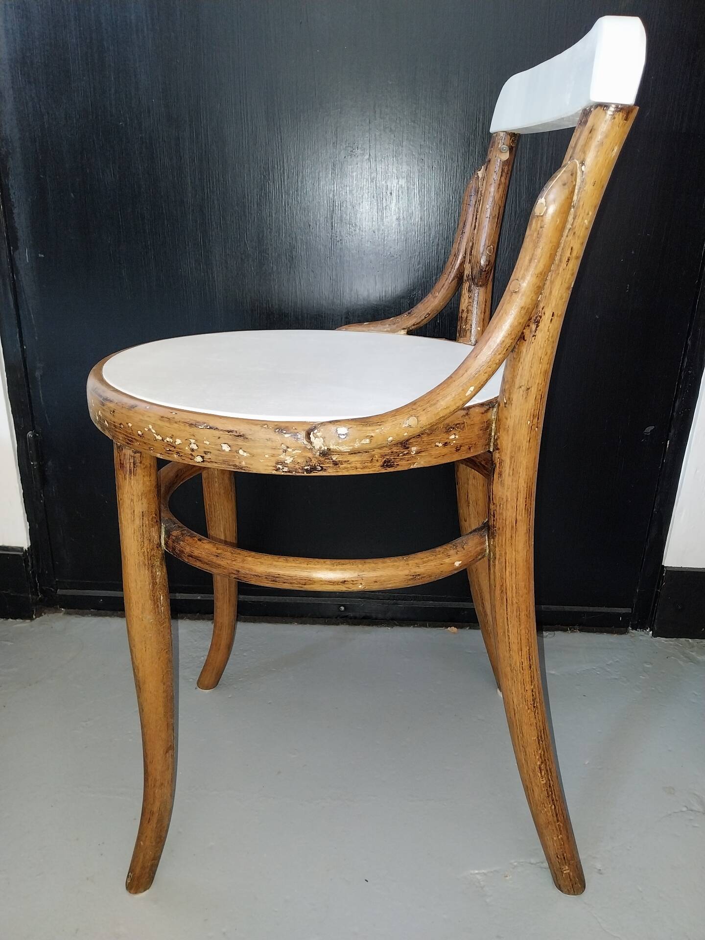 Curved wooden children's chair