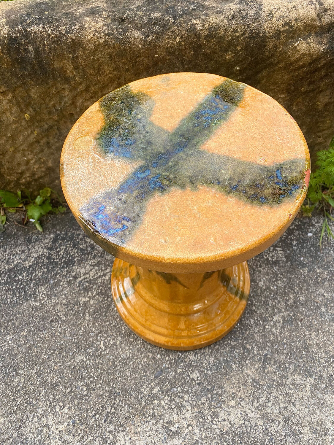 Southern France stool in glazed ceramic