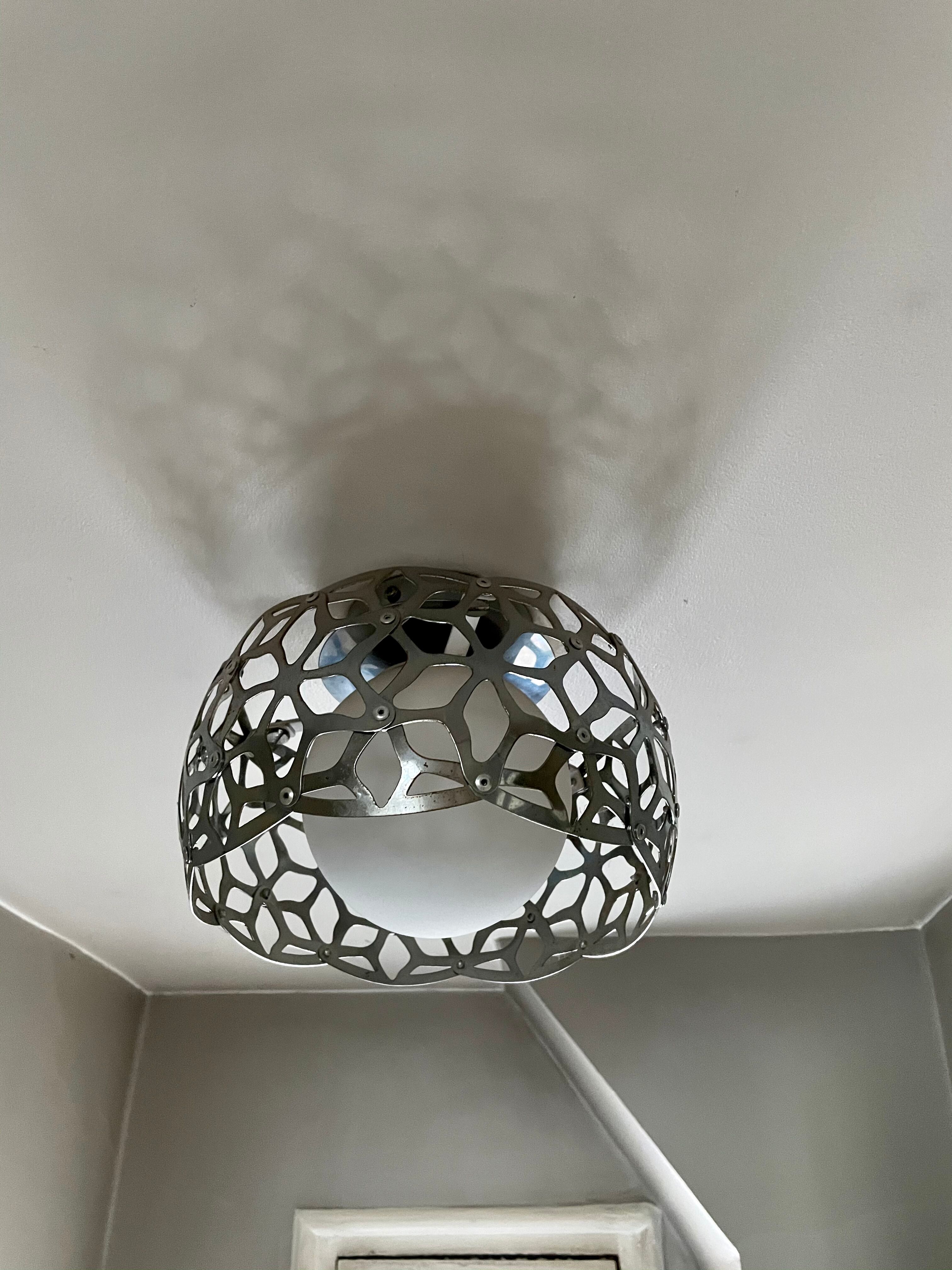Metal design suspension