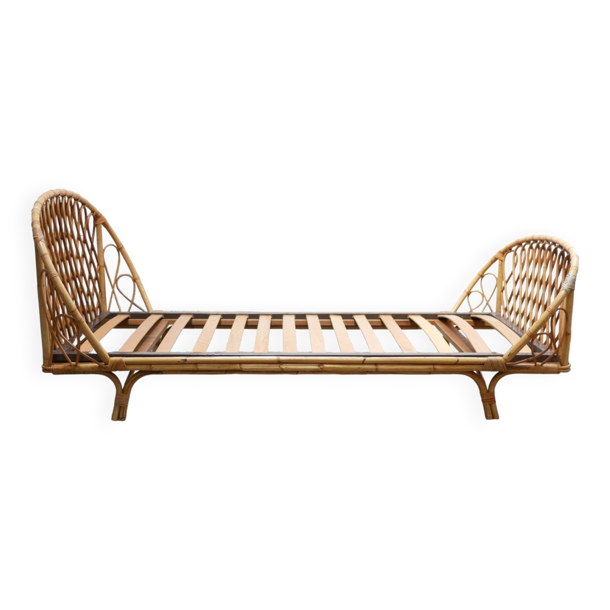 Vintage rattan basket bed 90cm x 190cm