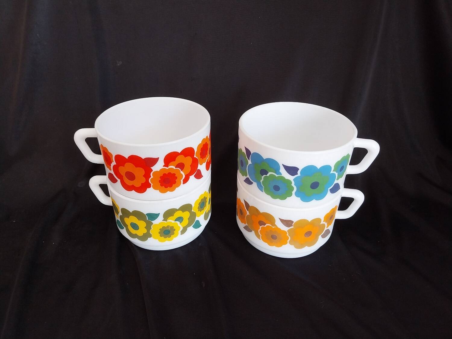 Arcopal Lotus model mocha cups