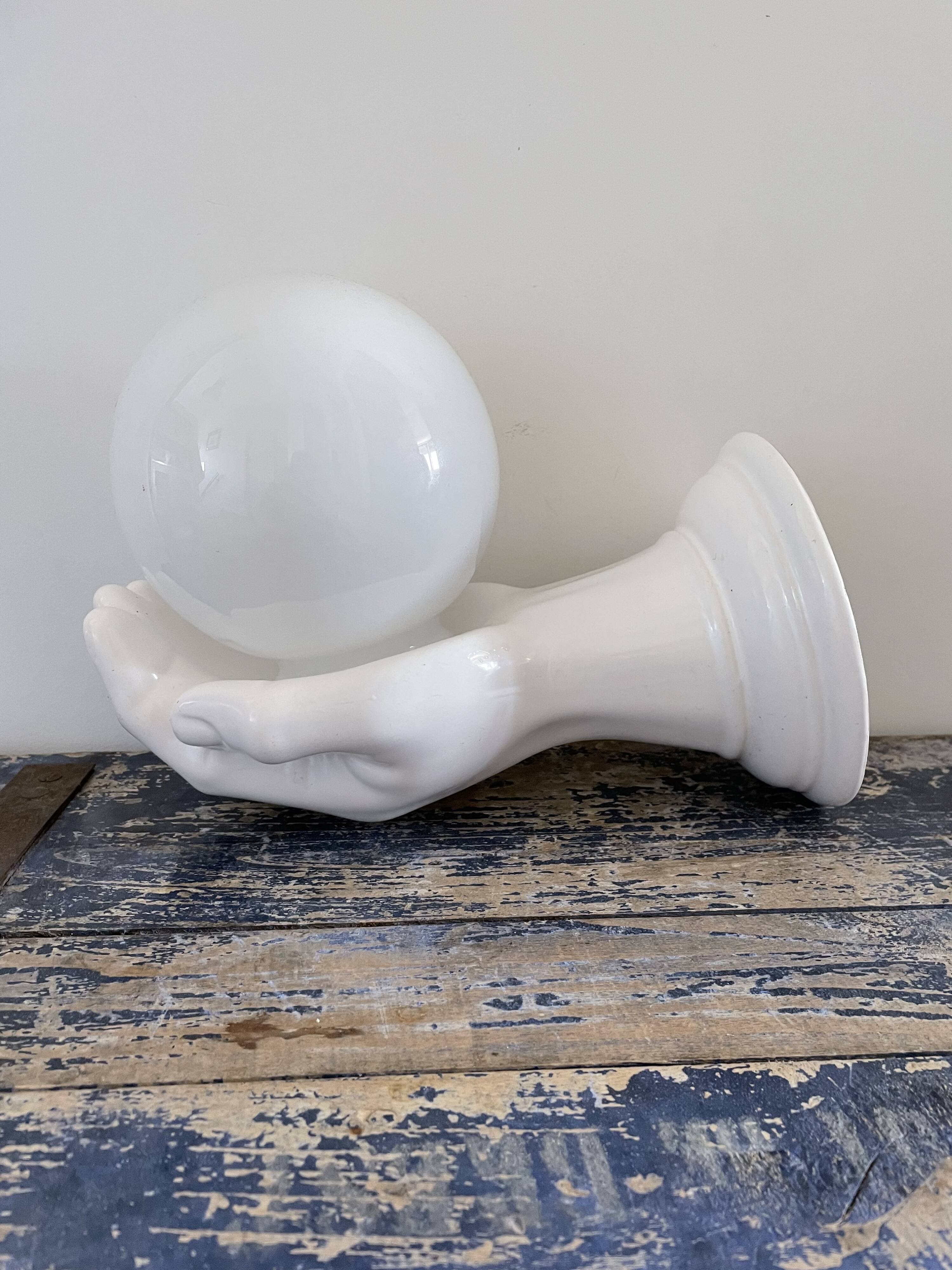 Vintage hand-shaped wall lamp in white ceramic