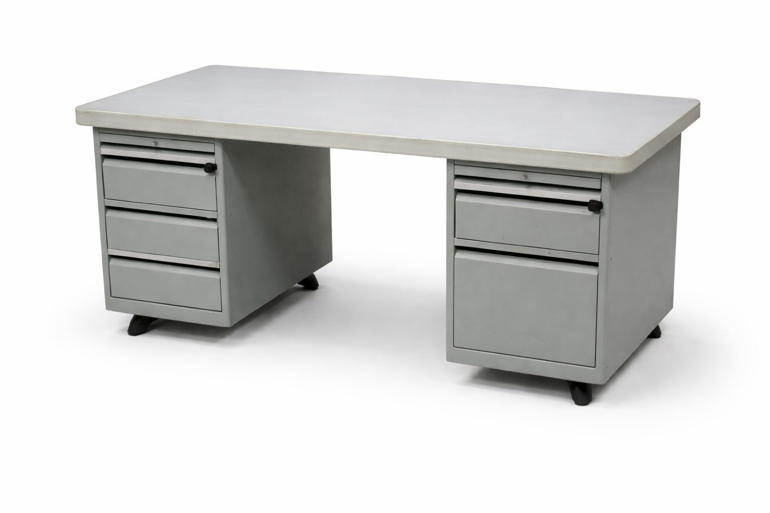 Vintage metal desk from the 1940s/50s.