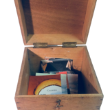 Boîte carrée en bois brut