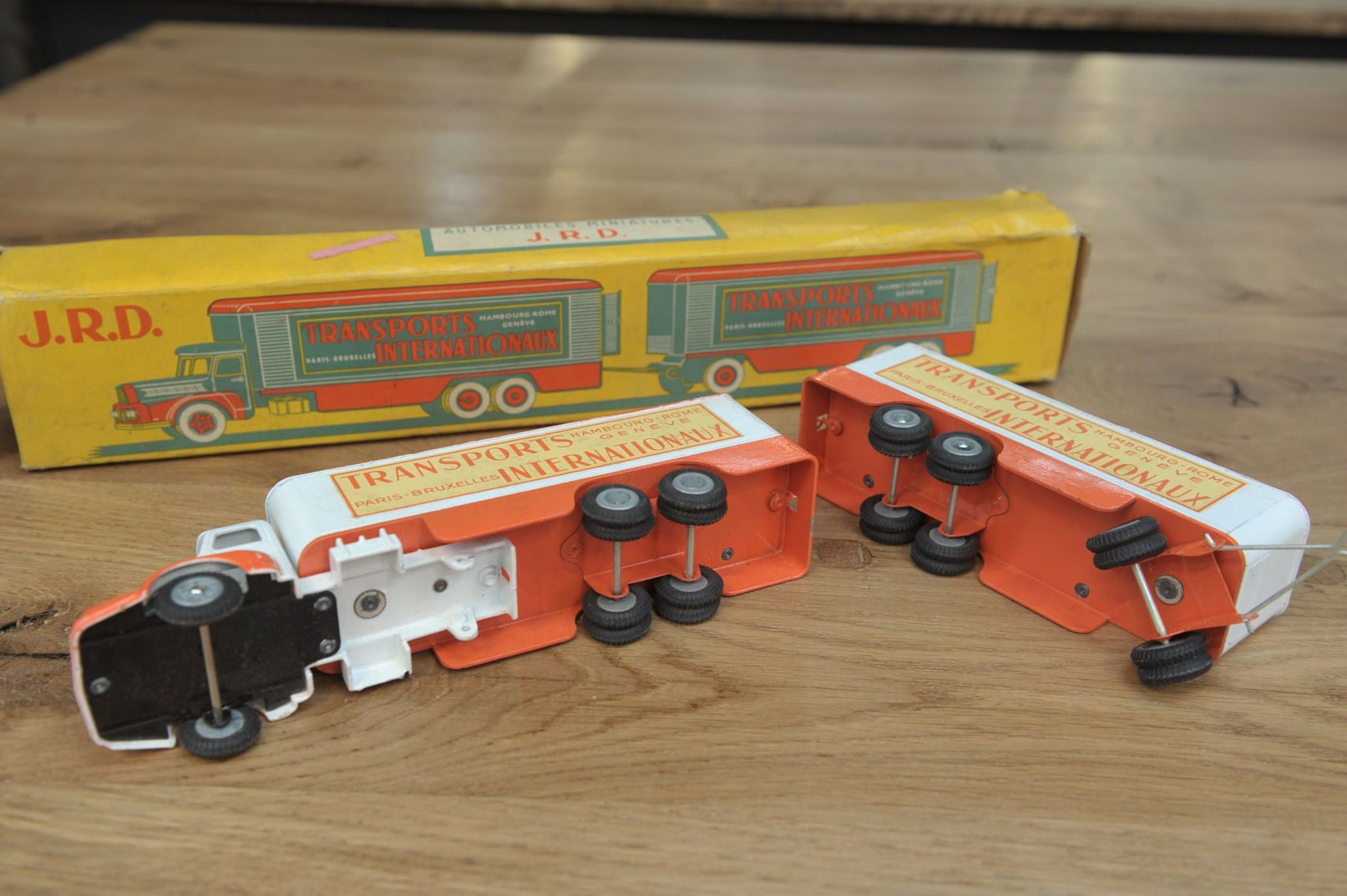 Old metal toy jrd trailer truck international transport