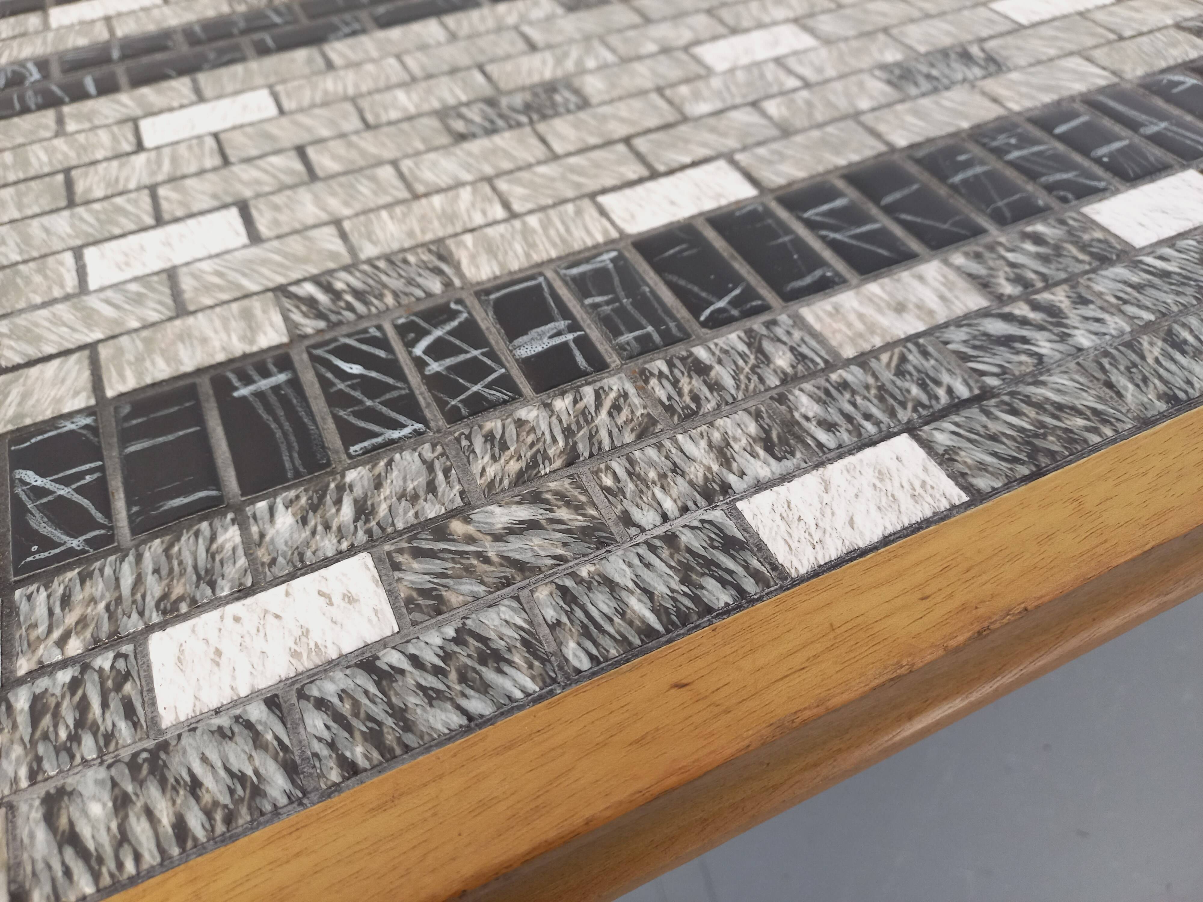 Vintage coffee table from the 60s and 70s in ceramic, wood and metal