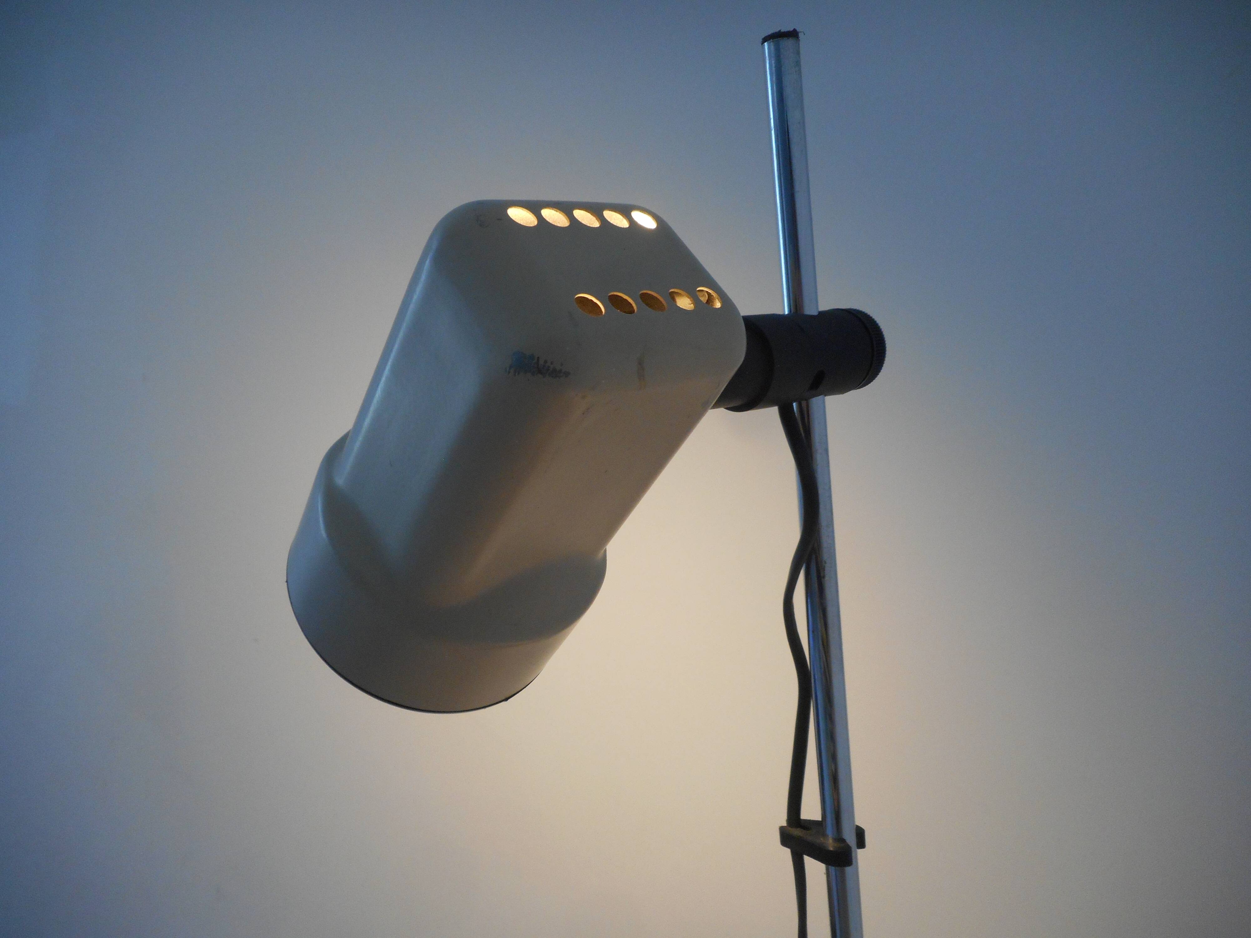 Vintage lamppost spot