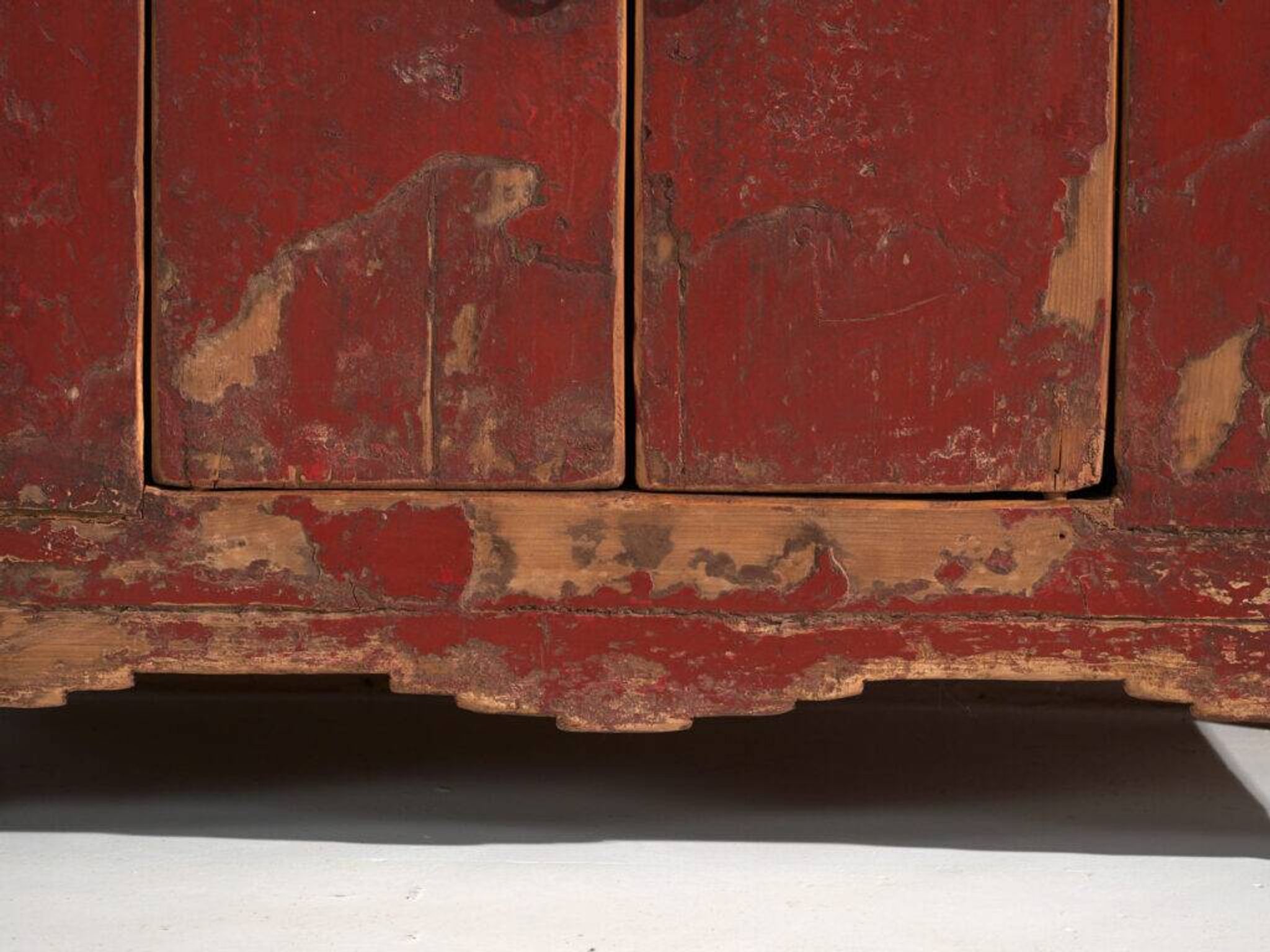 Antique pine sideboard with original red paint – China, circa 1920