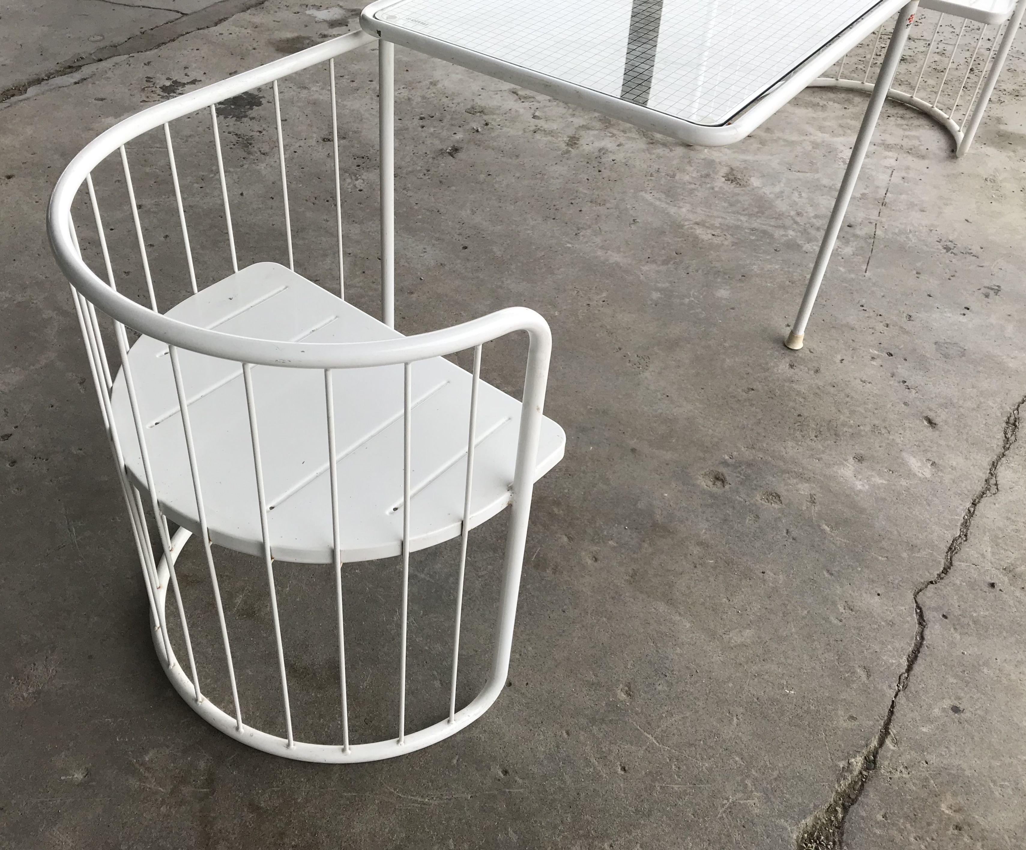 Vintage70's, Emu table in metal and glass, chairs swivelling under the table