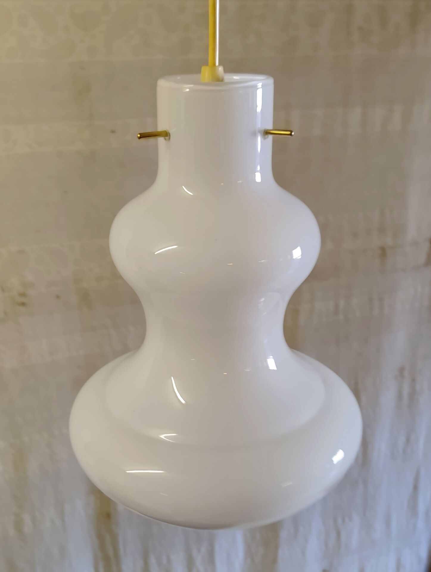 Suspension style scandinave en verre opalin - années 50