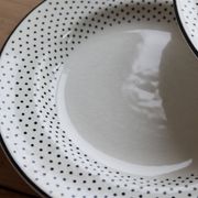 4 assiettes plates vintage faïence de Gien – Motif pois noirs