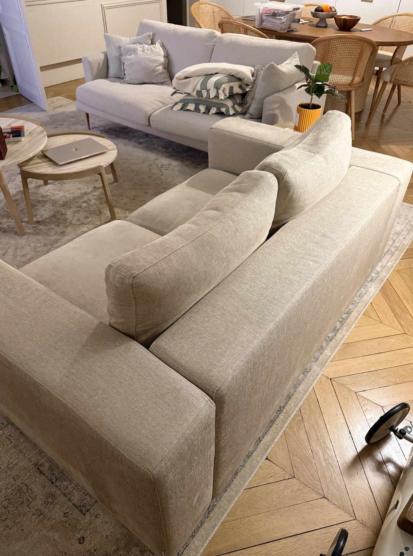 Beige 2-seater sofa BoConcept