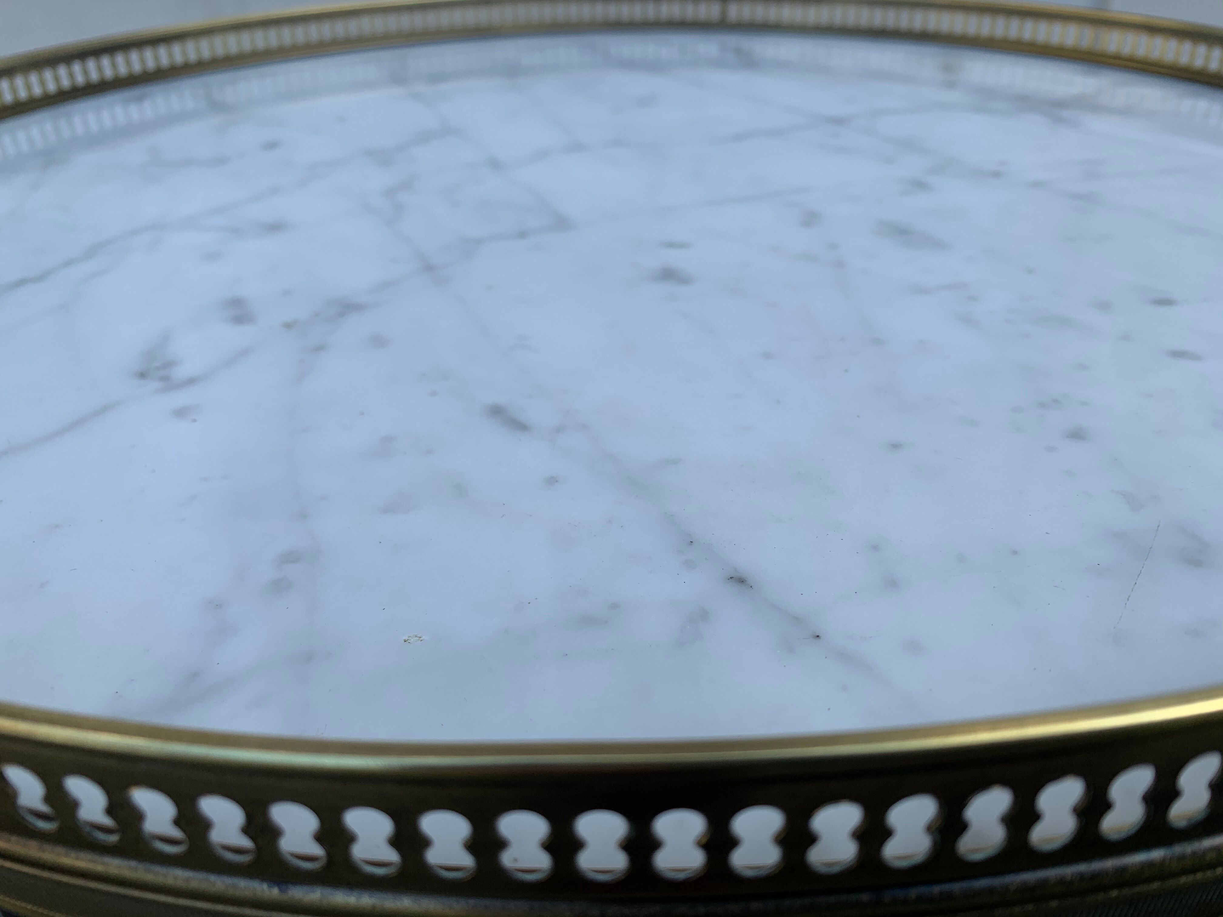 Marble bouillotte table