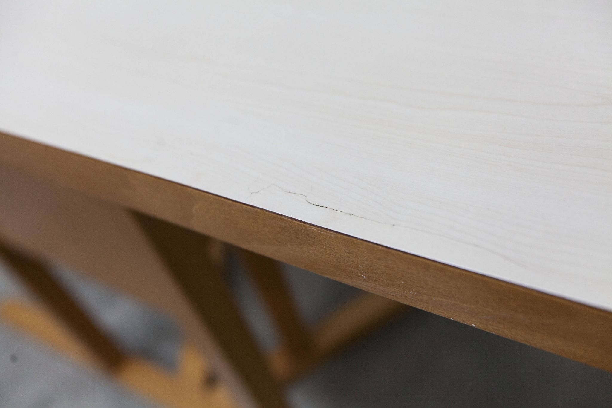 Rare set de 6 tables Baumann 1990, 80x120 et demi lune 120cm