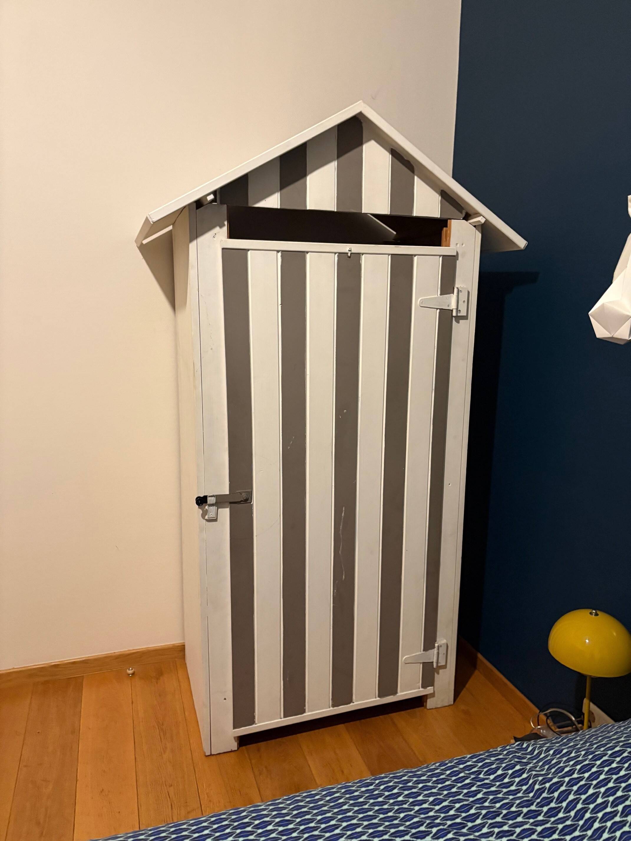 wardrobe