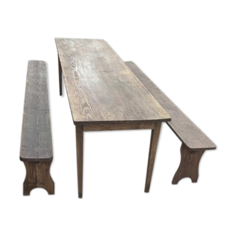 Pine and beech table and picker's benches