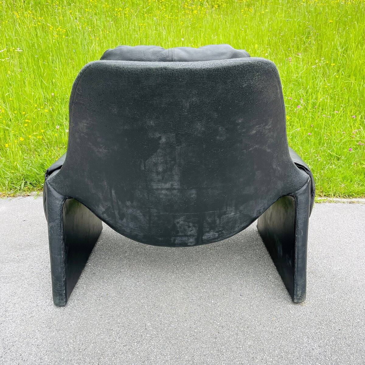 P60 black lounge chair by Vittorio Introini for Saporiti, Italy, 1960s