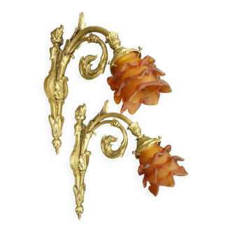 Paire de grandes appliques à 1 feu style Louis XVI - bronze & tulipe couleur ambre