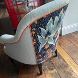 Small aquamarine toad