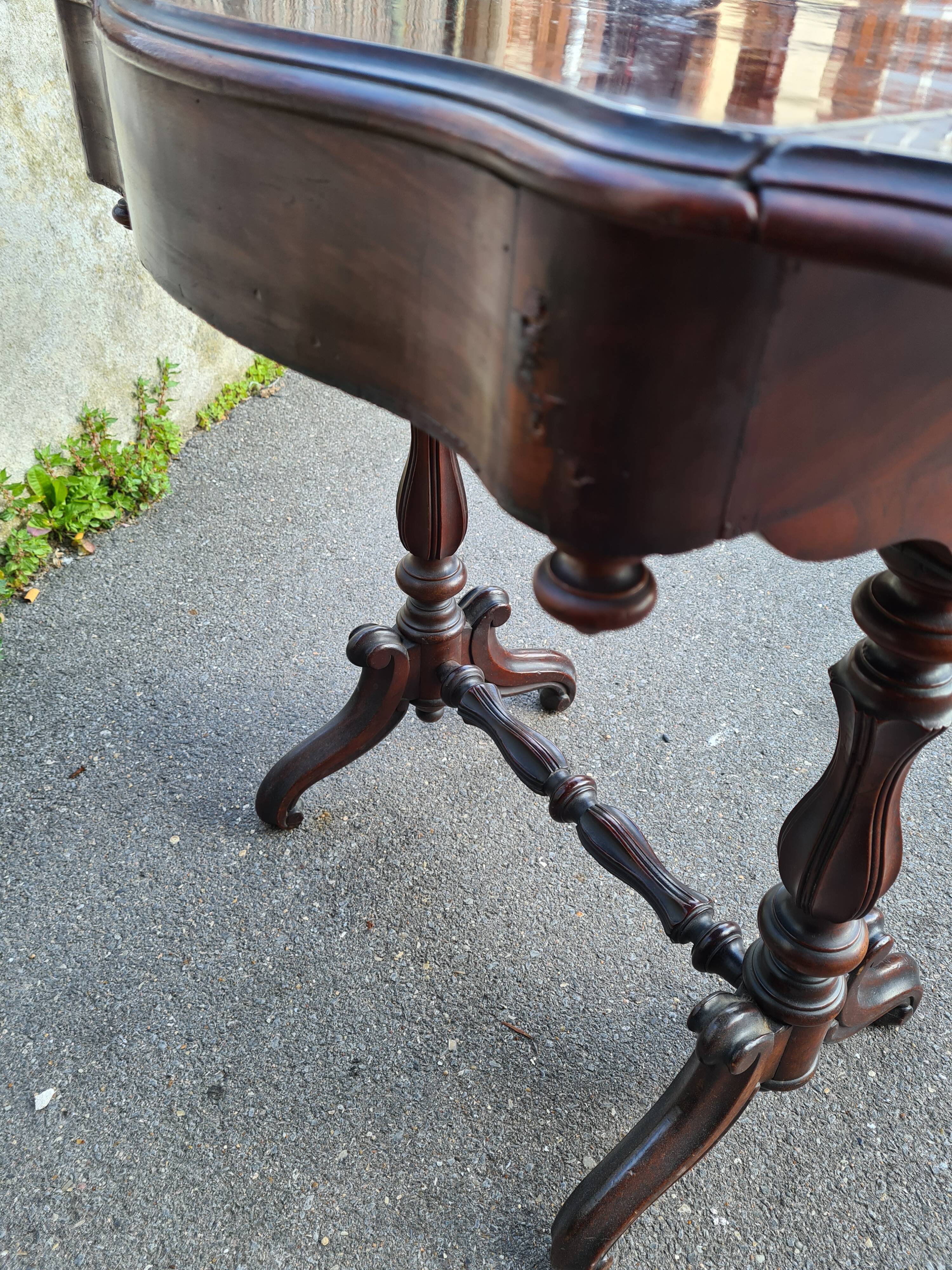 Mahogany N3 side table