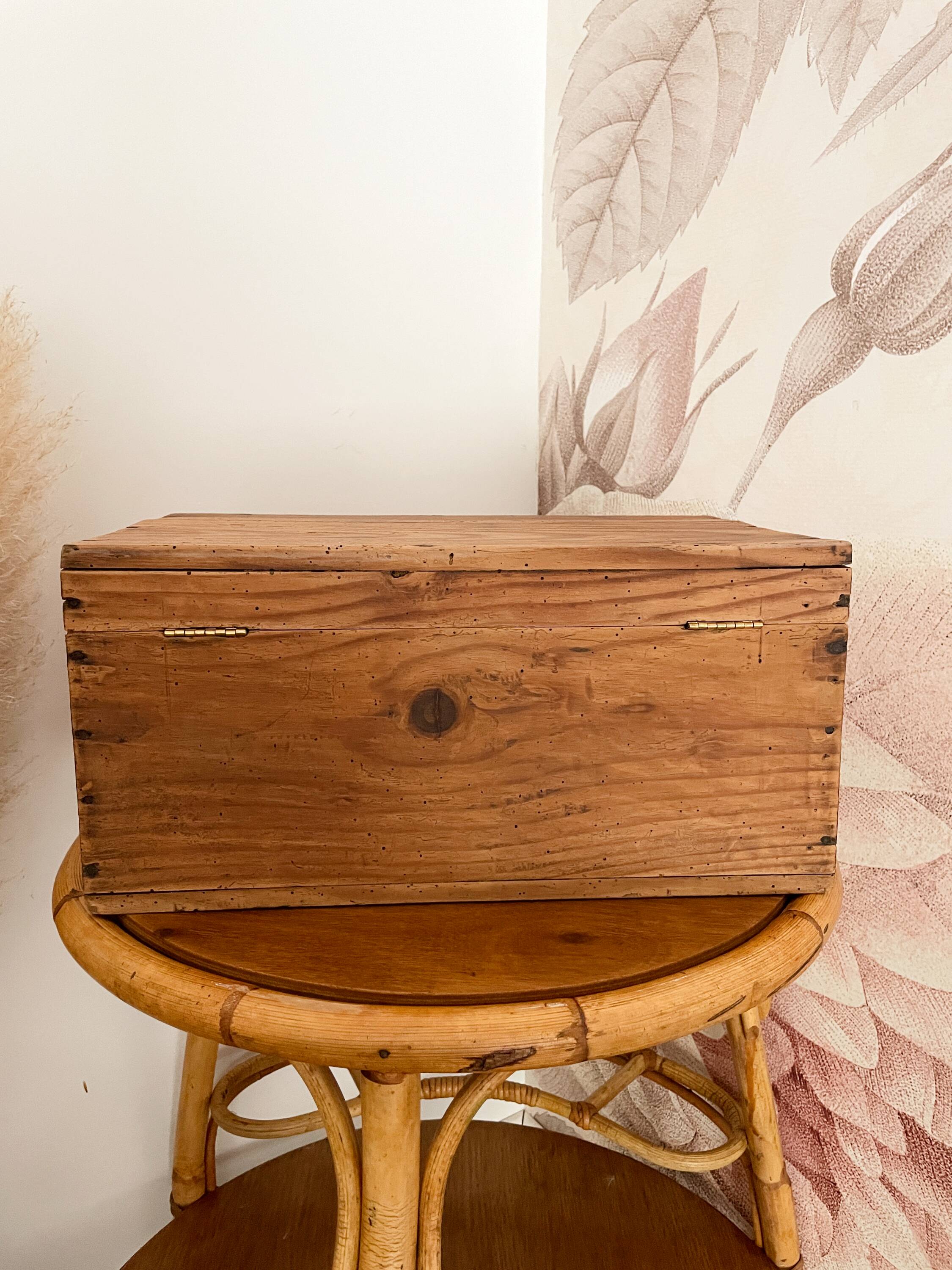 Antique solid pine chest - 41 x 25 x 20