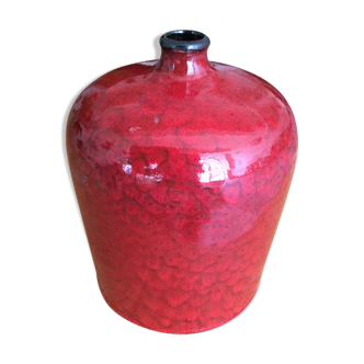 Basque red vase