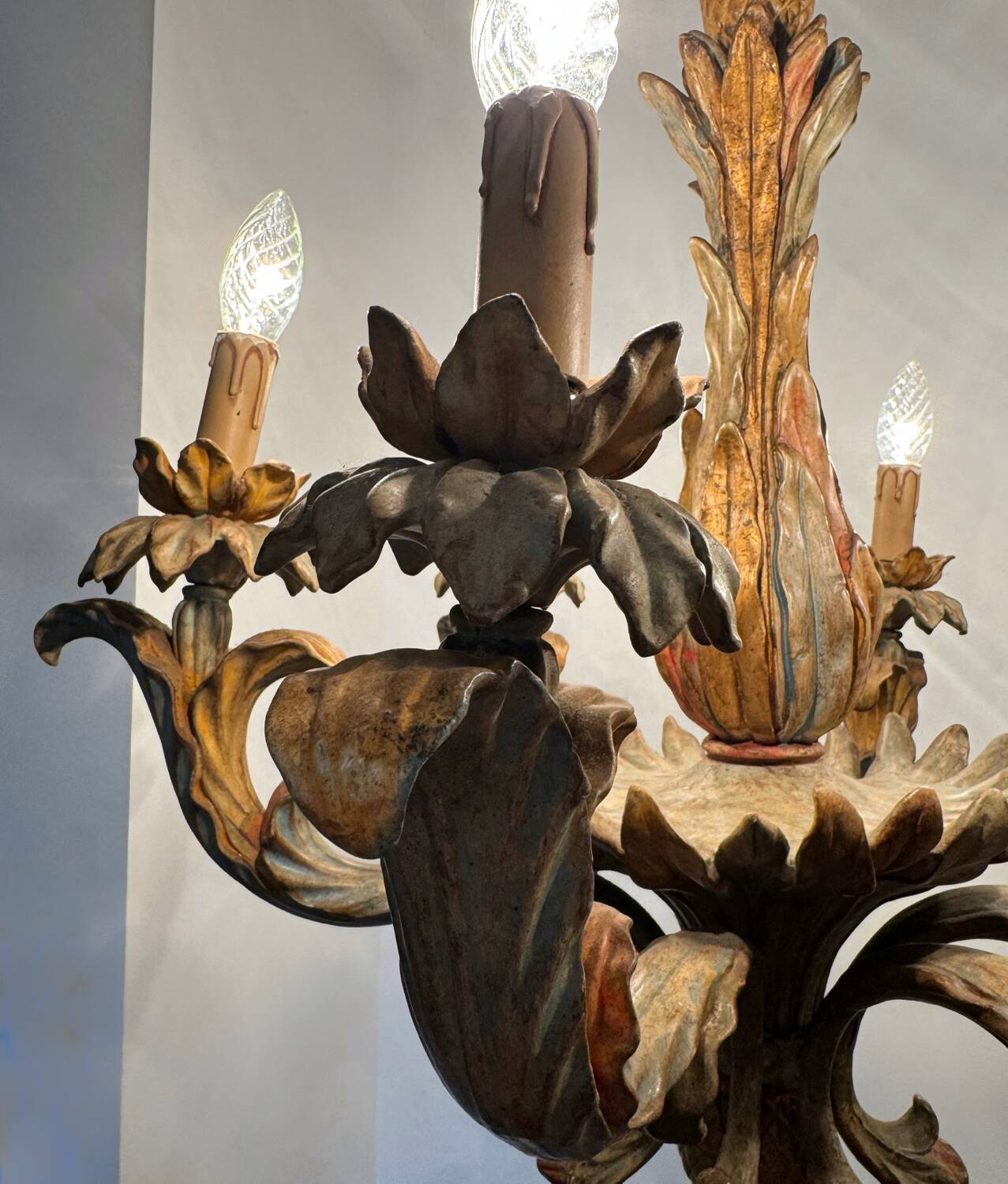 70s Hollywood Regency style chandelier in carved wood