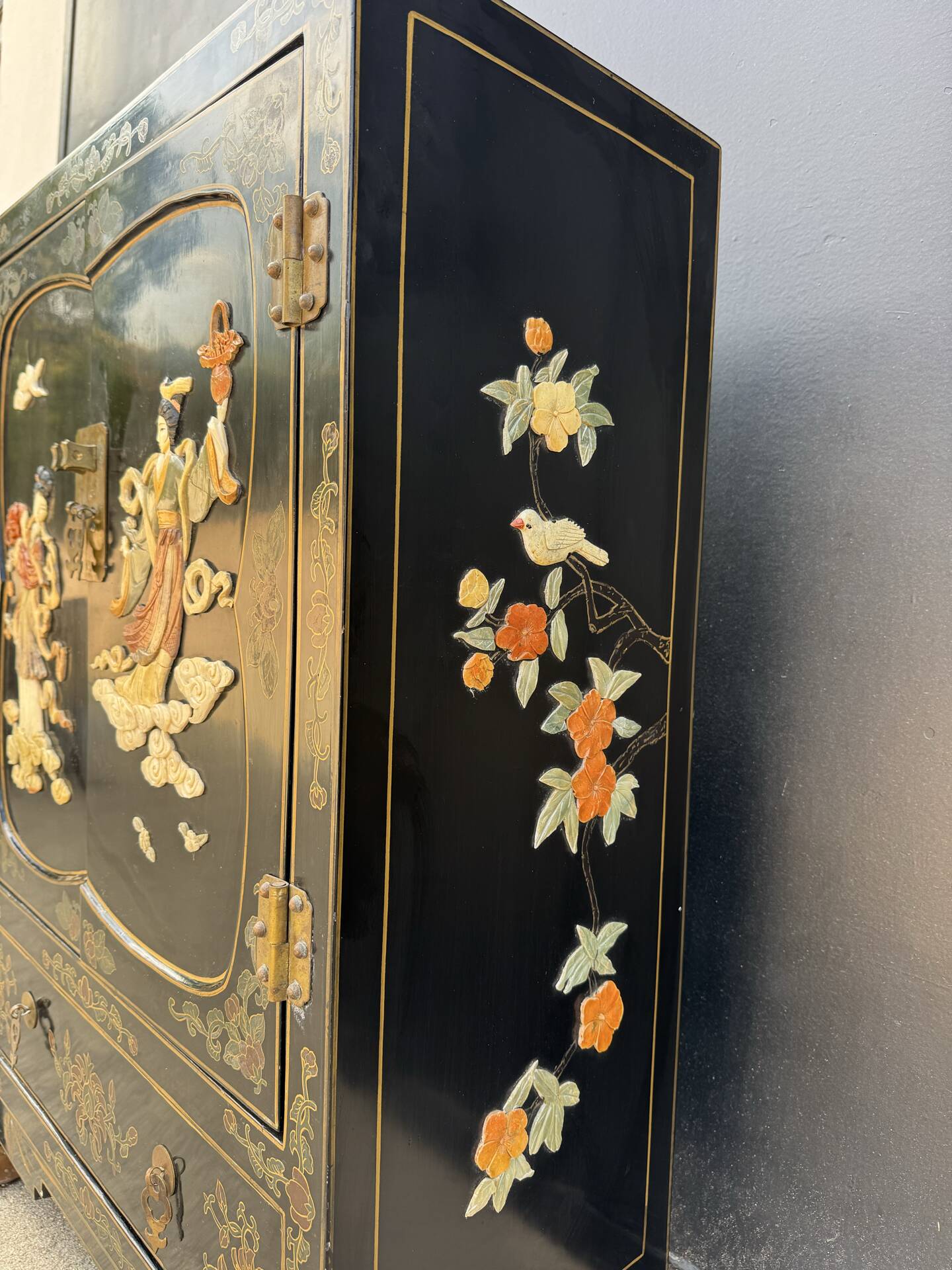 Vintage lacquered Chinese furniture Tianjin