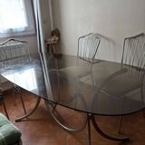 Table en verre fumé