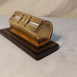 Art deco perpetual calendar