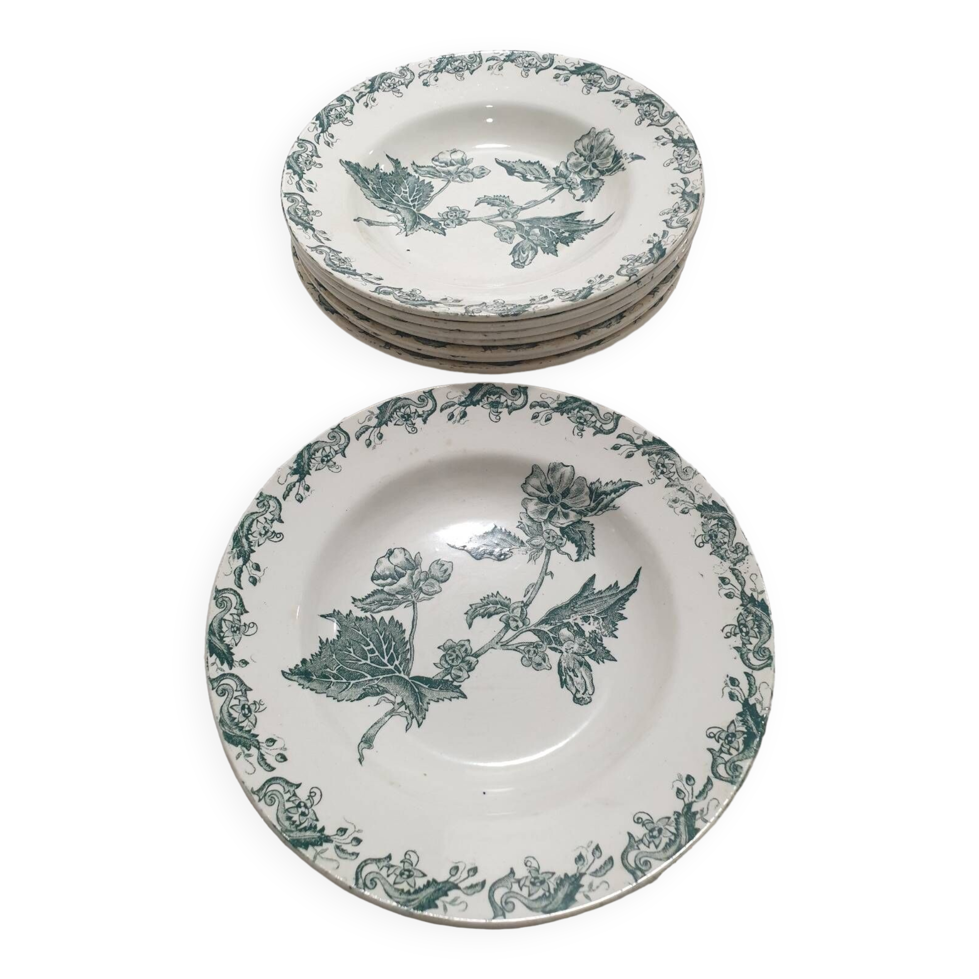 8 Saint Amand des Eaux soup plates