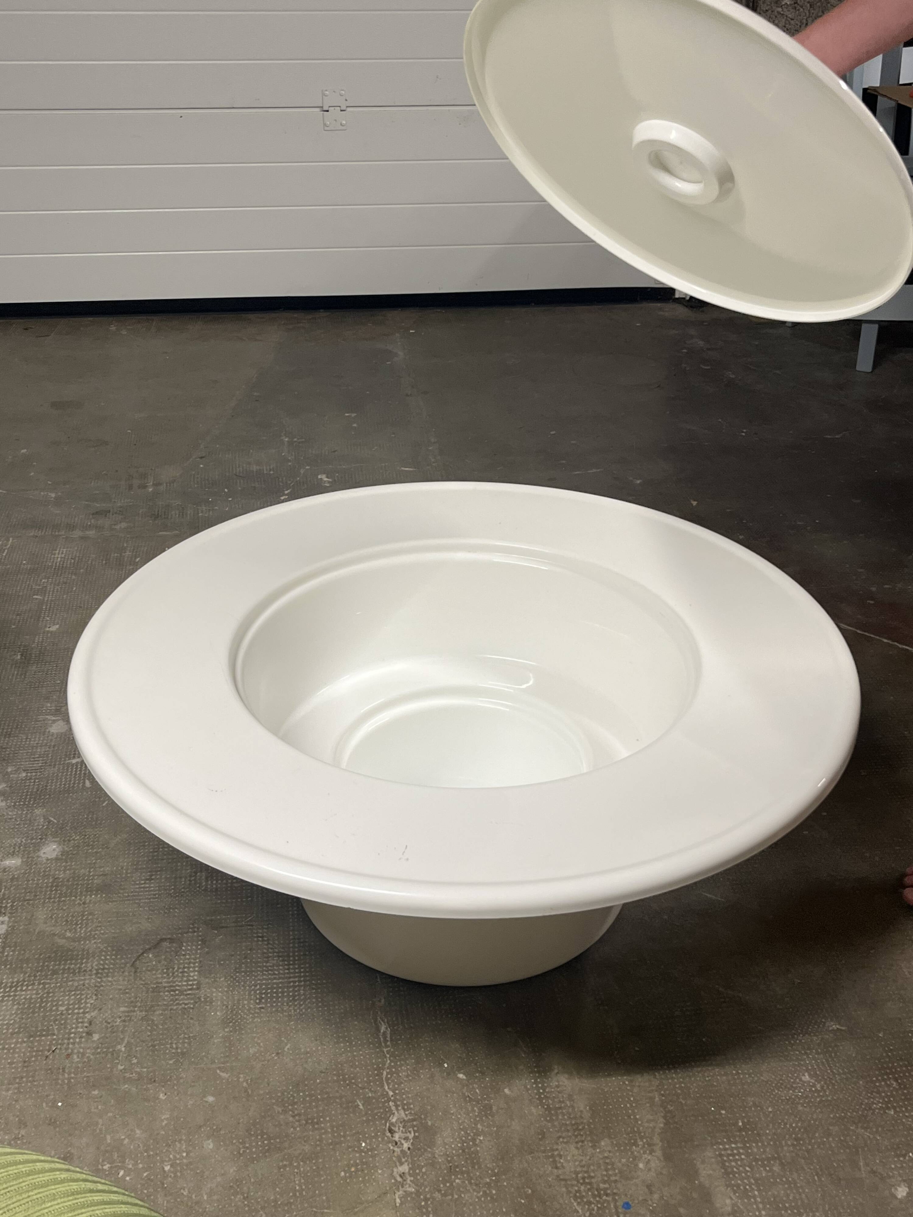 Michel Cadestin – Canapé, pouf et table basse Space Age 1970