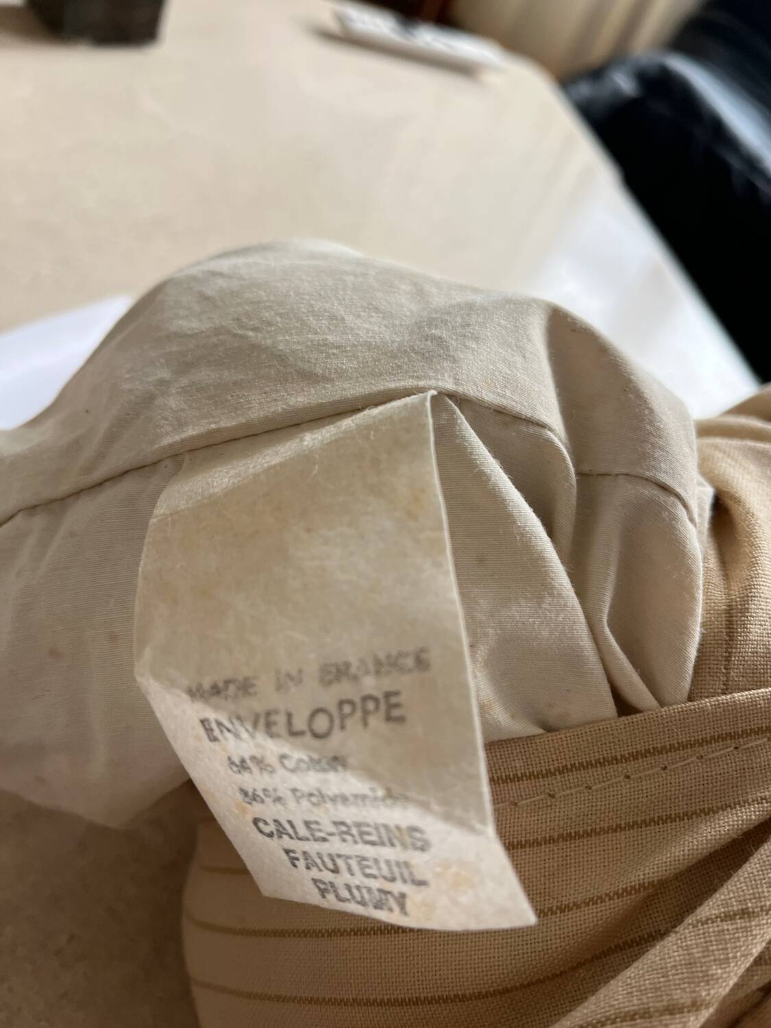 Chauffeuse Plumy Annie Hiéronimus pour Cinna