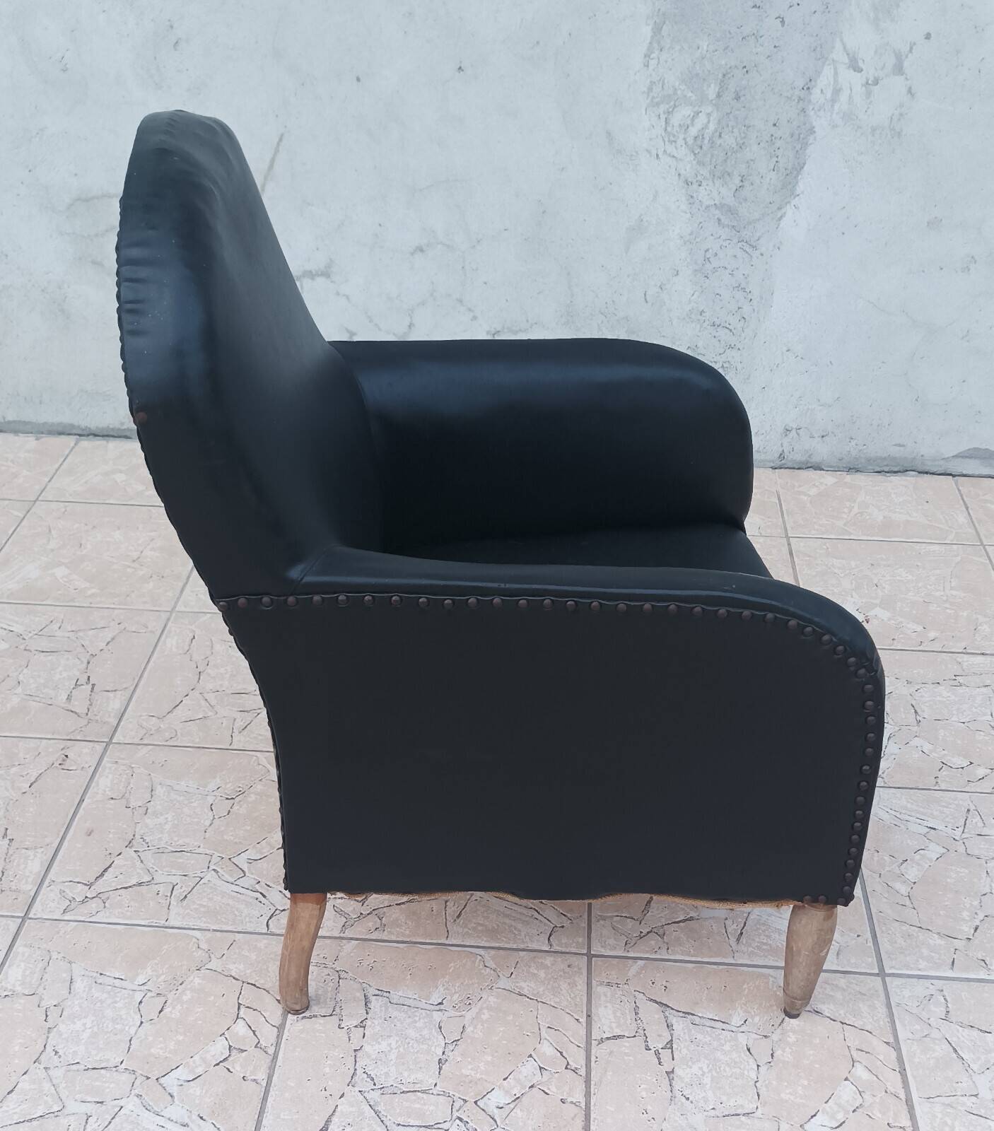 Art Deco armchair in leather