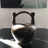 2-beak jug