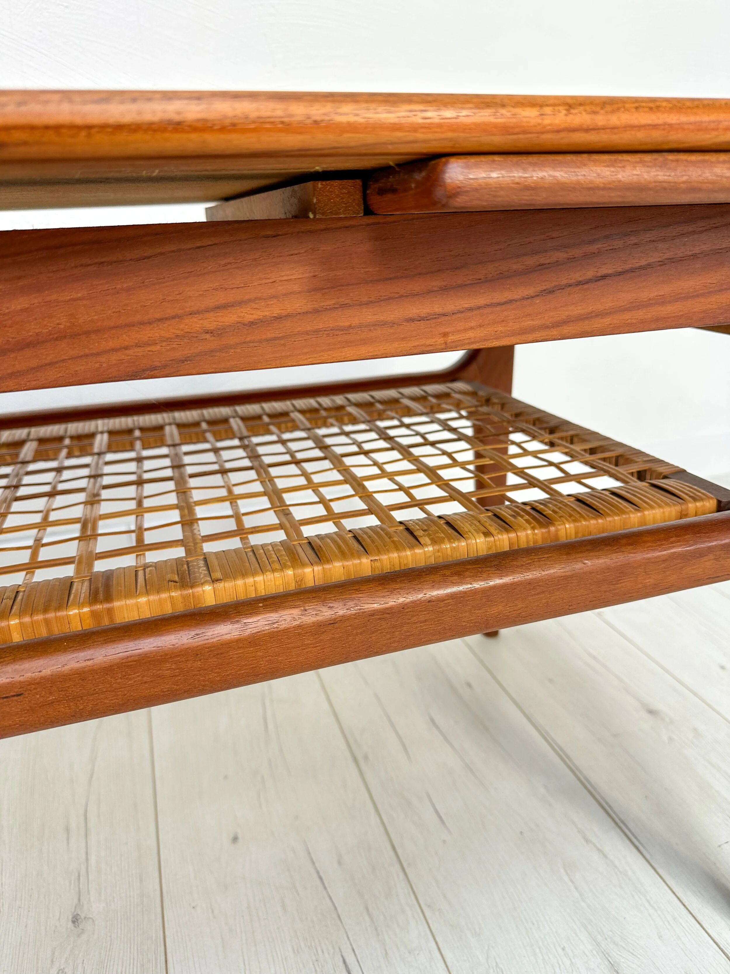 1960s vintage Danish mid-century extendable teak coffee table by Trioh Møbler